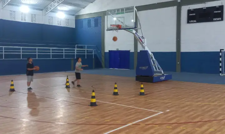 A Associação Realizar, em parceria com a Prefeitura de Guarujá, por meio da Secretaria de Esporte e Lazer, realiza nesta semana as avaliações de basqu