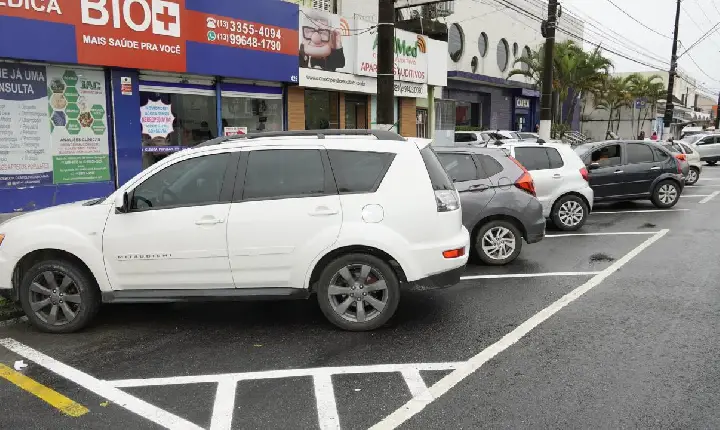 Área comercial de Vicente de Carvalho tem mudanças e novas regras de estacionamento