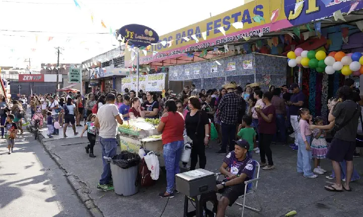 Arraiá do Freitas reúne  pessoas de todas as idades