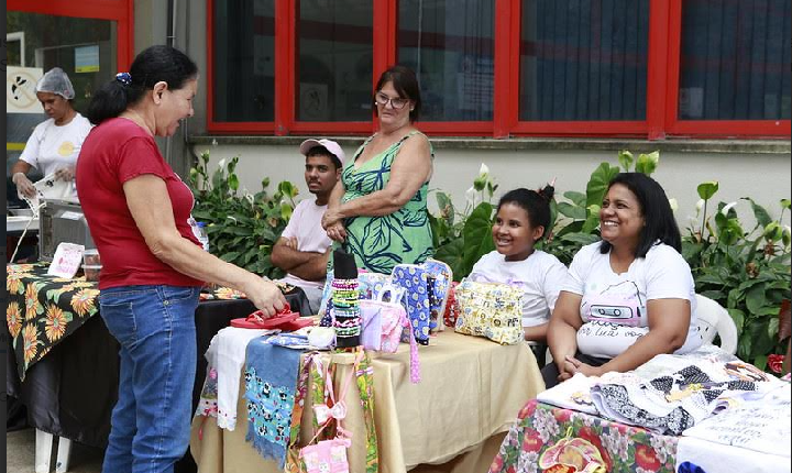 Arte e cultura se encontram na Feira Afro Criativa em Guarujá