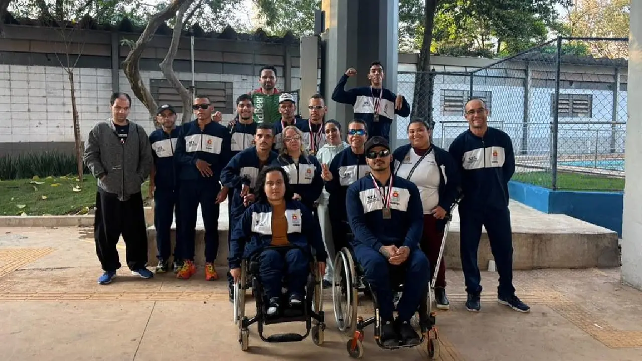 Atletas de Guarujá conquistam 18 medalhas em torneio de atletismo em SP