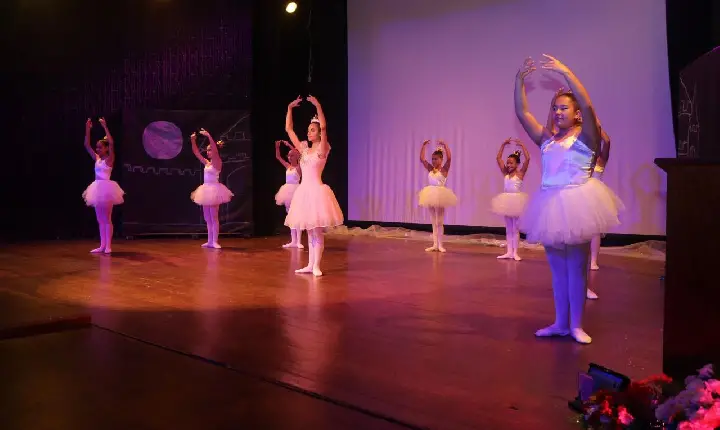 Ballet do Caec Isabel Ortega encanta  público com espetáculo “Princesas”