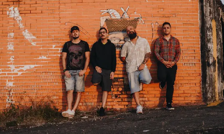 Banda Whata Focka Moment anima Praça das Bandeiras neste sábado (15)