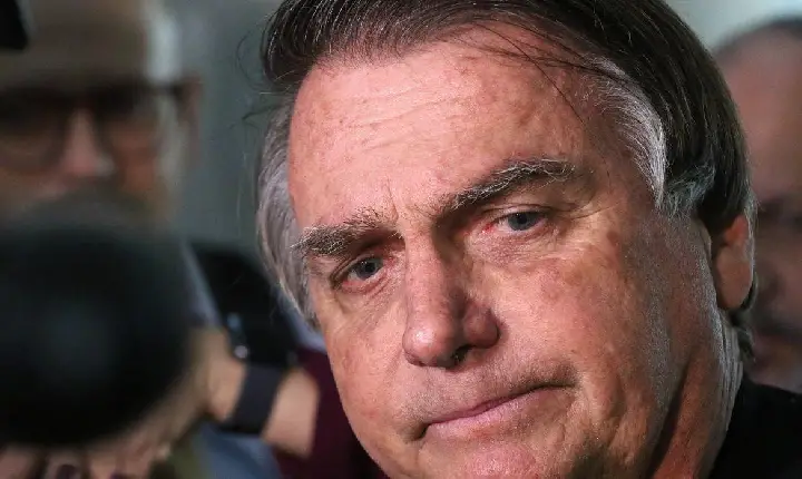 Bolsonaro vira réu por incitação ao crime de estupro