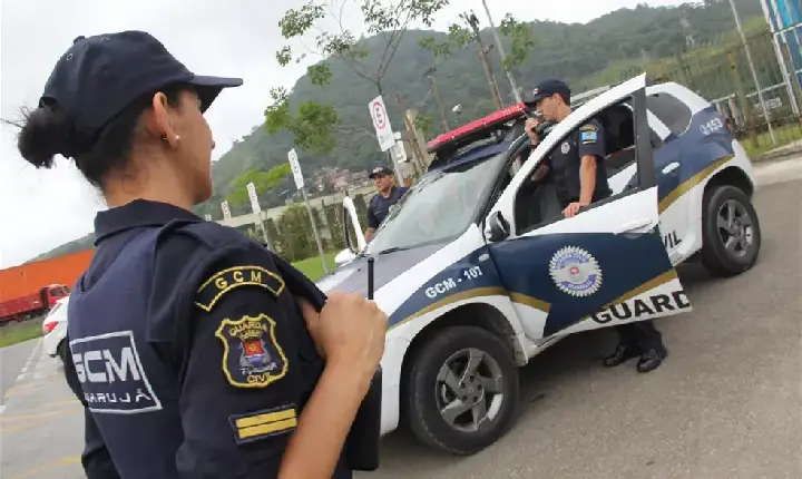 Câmara de Guarujá aprova instalação de câmeras em fardas e viaturas da Guarda Municipal