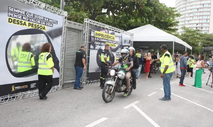 Campanha em Santos alerta motociclistas para preservação da vida