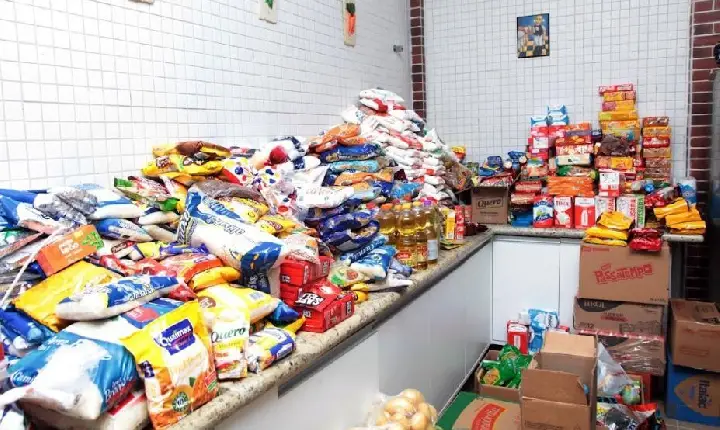 Campanha humanitária de Santos promove arrecadação de alimentos