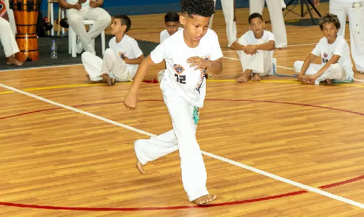 Capoeira em festa: venha celebrar o 2º Festival dos Caecs em Guarujá neste domingo