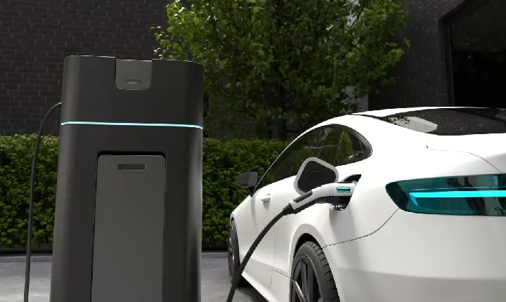 Carregar o carro elétrico todo dia estraga a bateria? Saiba quais são os mitos e verdades