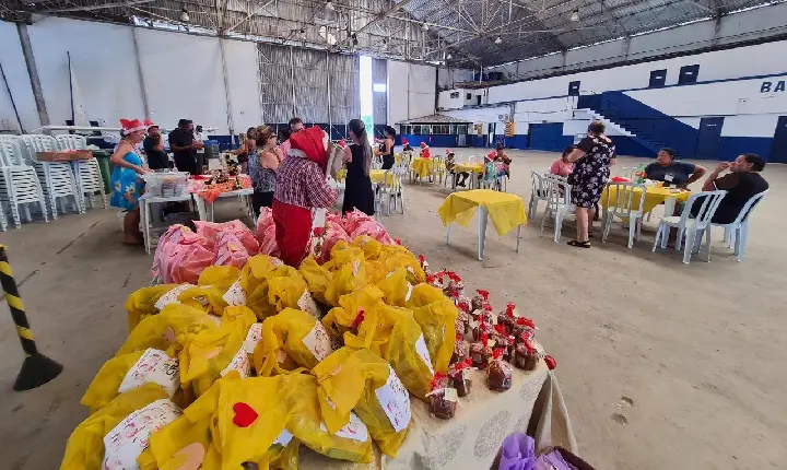 CRAS DE GUARUJÁ REALIZAM FESTAS DE NATAL PARA MAIS DE 400 PESSOAS
