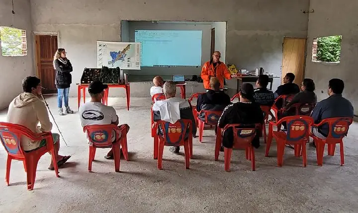 Defesa Civil de Guarujá forma Núcleo de Proteção  Experimental na Prainha Branca