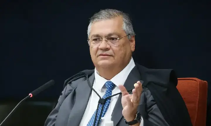 Dino vota pela condenação de Bolsonaro e mais sete; placar está 2 a 0