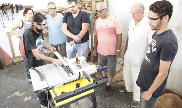 Ecofábrica em Santos abre 20 vagas em curso de marcenaria na segunda-feira