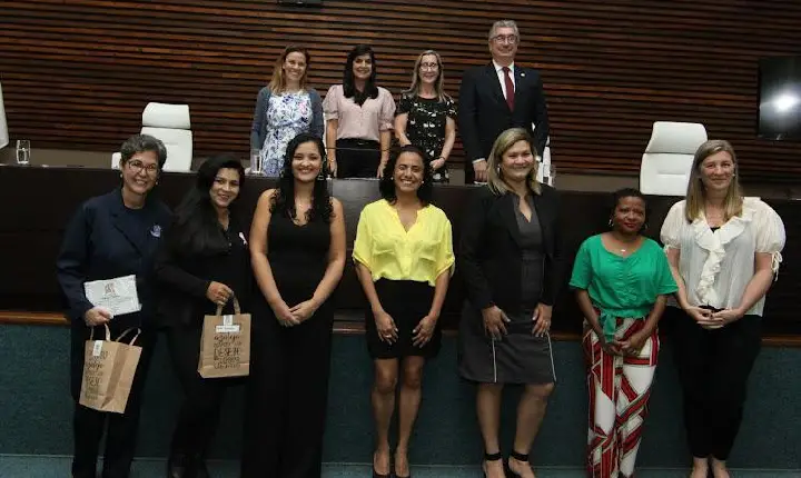 Educadoras de entidades de Santos são homenageadas pelo Dia do Professor