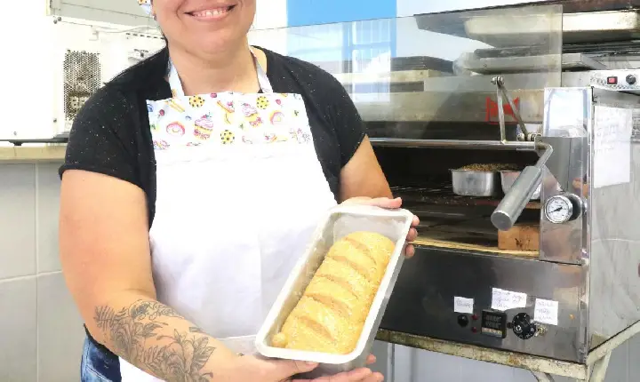 Em Guarujá, curso de panificação artesanal  incentiva empreendedorismo entre os alunos