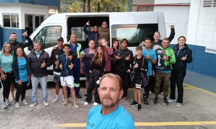 Equipe de surf do Guarujá compete  no Hang Loose Surf Attack com 26 atletas