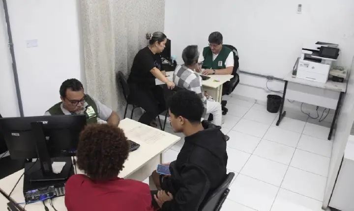 Equipes da Prefeitura de Santos se mobilizam para ajudar vítimas do incêndio na Zona Noroeste