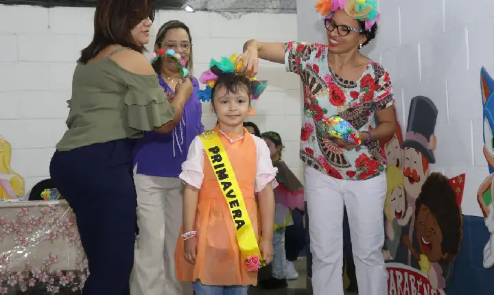 Escola de Guarujá presta homenagens ao seu patrono, à primavera e aos professores