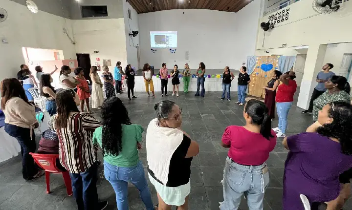Escola de Guarujá promove encontro  com mães de crianças com TEA