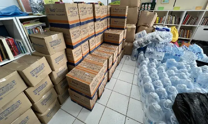 Famílias começam a retornar para casa e Prefeitura mantém um alojamento