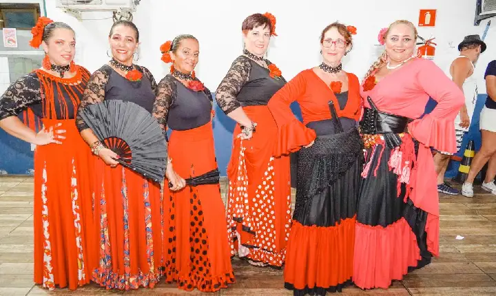 Festa em homenagem à Padroeira dos Ciganos reúne 2 mil pessoas