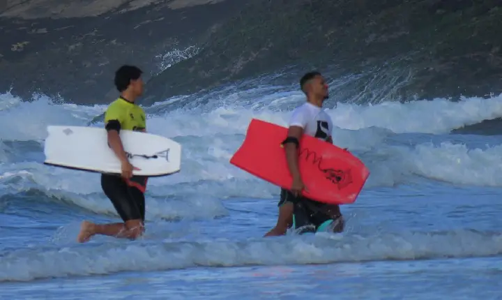 Festival Guarujaense de Bodyboarding volta ao Tombo
