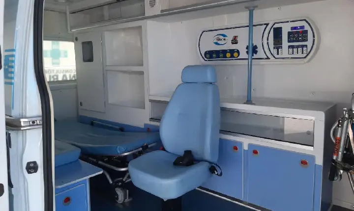 Guarujá acelera cuidado na rua com entrega de veículo para o Consultório na Rua