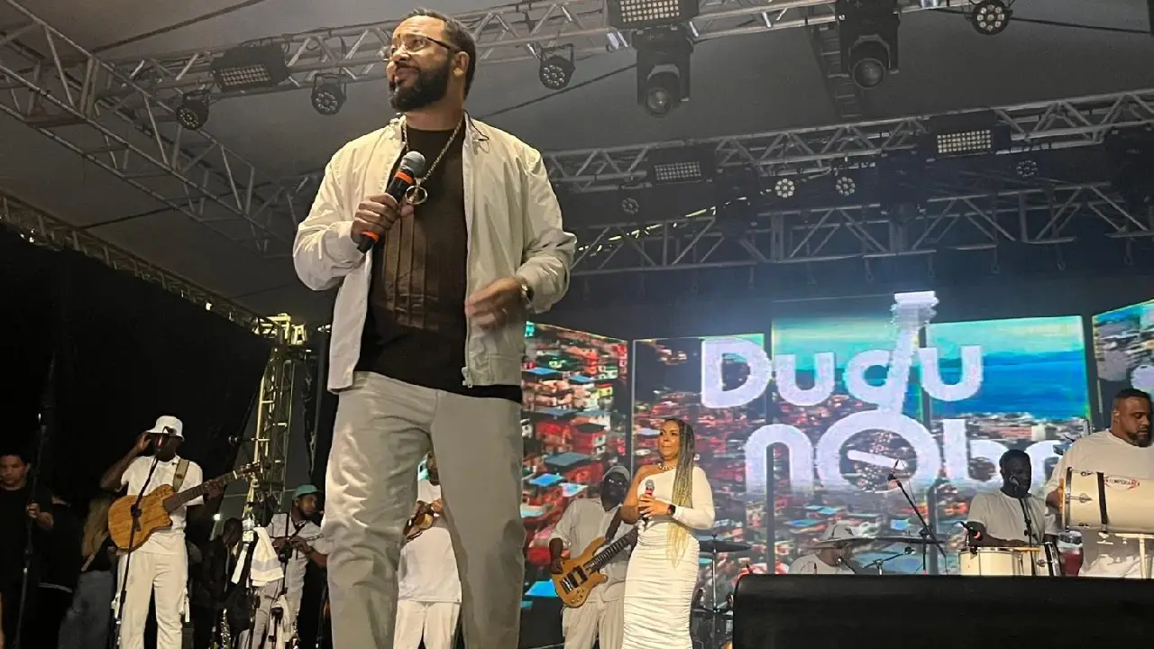 Guarujá celebra 92 anos com show de Dudu Nobre na praça 14 Bis