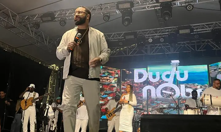 Guarujá celebra 92 anos com show de Dudu Nobre na praça 14 Bis