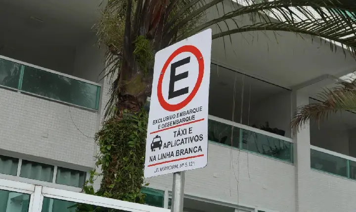 Guarujá inaugura pontos de parada de passageiros  para motoristas de aplicativo e táxi