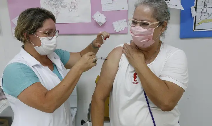 Guarujá inicia vacinação bivalente contra a covid-19 nesta segunda-feira (27)
