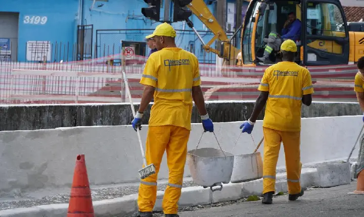 Guarujá intensifica serviços de zeladoria e tapa-buraco para feriado de 7 de setembro