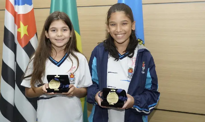 Guarujá premia vencedores do concurso ‘Prefeito e Presidente da Câmara por um dia’