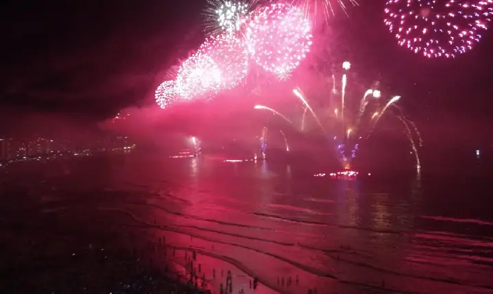 GUARUJÁ TERÁ 15 MINUTOS DE FOGOS NO RÉVEILLON E MUITAS OUTRAS ATRAÇÕES NA TEMPORADA DE VERÃO