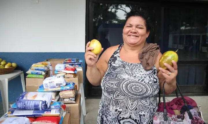 Horta Orgânica do Fundo Social beneficia munícipes com frutas fresquinhas