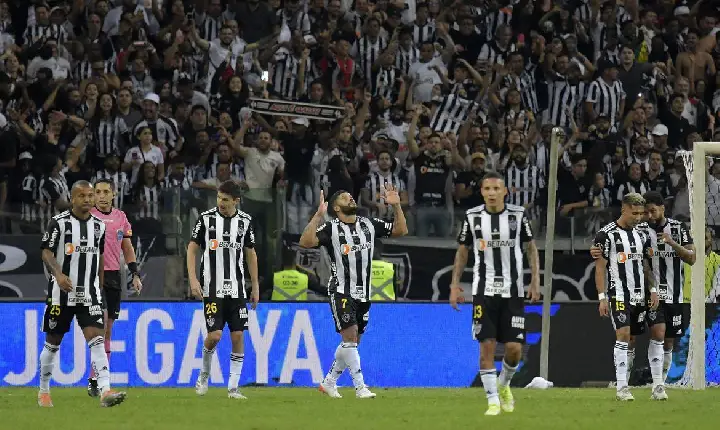 Hulk decide e Atlético-MG está nas quartas da Libertadores