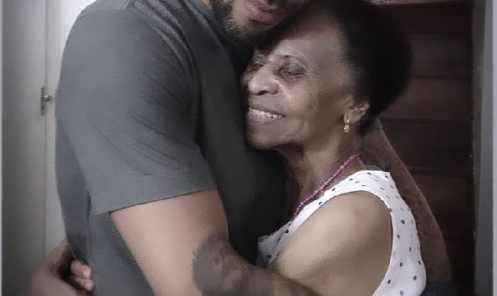 Mãe de Pelé Dona Celeste, morre aos 101 anos em Santos.