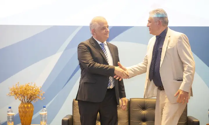 Ministro garante Aeroporto de Guarujá e obras da ligação seca