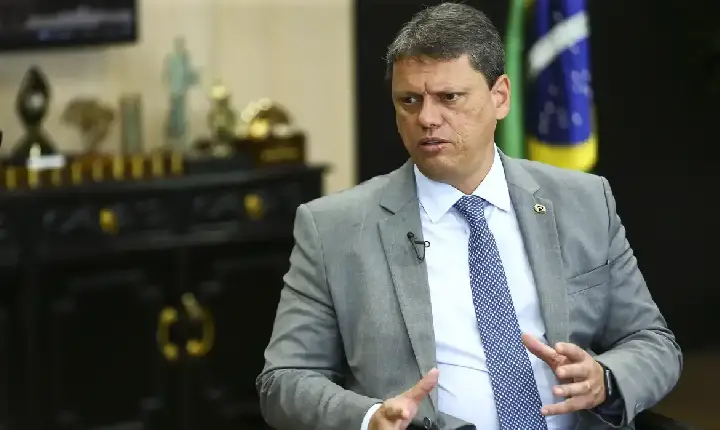Moraes autoriza visita do governador de São Paulo a Jair Bolsonaro