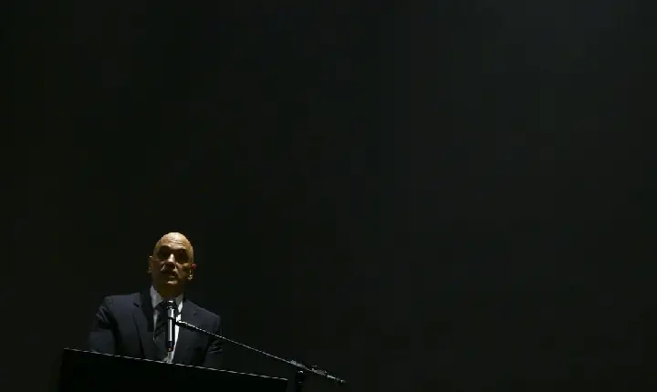 Moraes determina prisão do ex-comandante da PM e de Anderson Torres