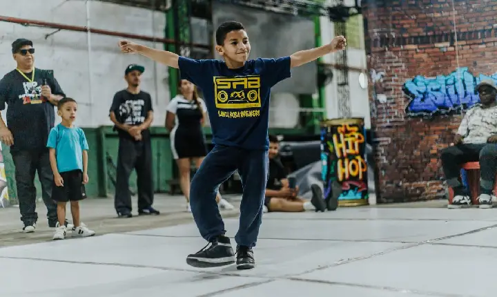 ‘No Ritmo do Flashback’ agita Guarujá neste domingo (17)