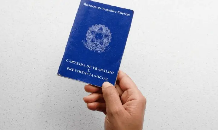 O PAT de Guarujá está oferecendo várias oportunidades de emprego.