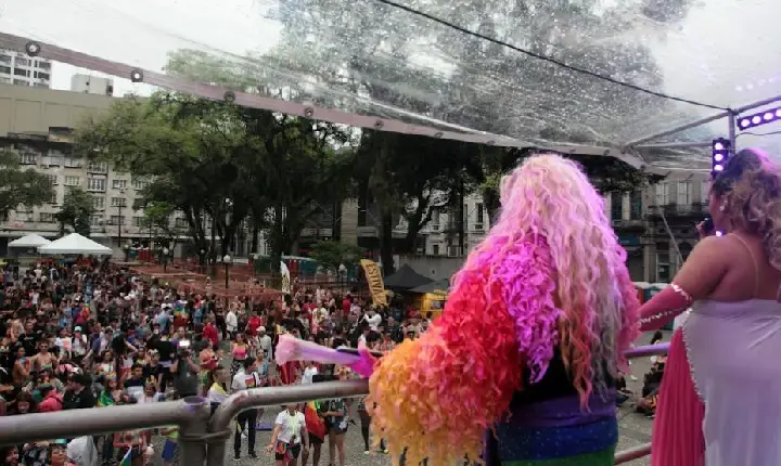 Parada do orgulho LGBT encerra a semana da diversidade sexual de Santos