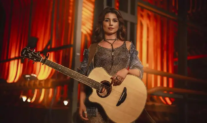 Paula Fernandes e Jão são as atrações da última noite do São João na Praia neste sábado (25)