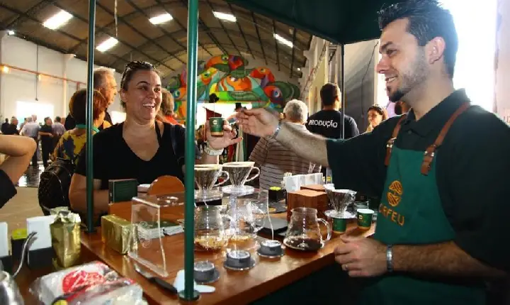 'Praças’ do Santos Café vão oferecer 100 mil copos para degustação da bebida