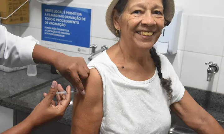 Praia Grande aplica mais de 2,3 mil vacinas durante Dia D contra a Gripe