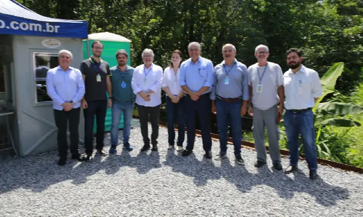 Prefeito de Guarujá vistoria nova estação de captação de água da Sabesp