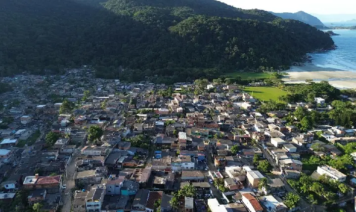 Prefeitura de Guarujá entrega 1.110 escrituras a moradores do Cidamar e Novo Horizonte nesta segunda (17)