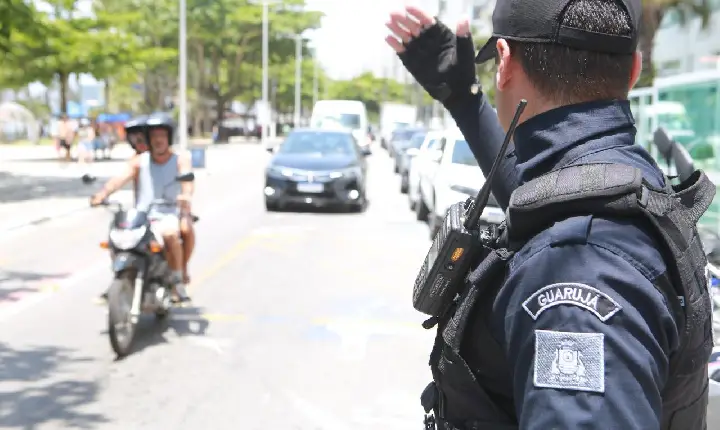 Prefeitura de Guarujá realiza a programação de conscientização da campanha Maio Amarelo.