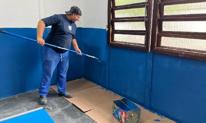 Prefeitura de Guarujá repagina unidades  de ensino durante férias escolares
